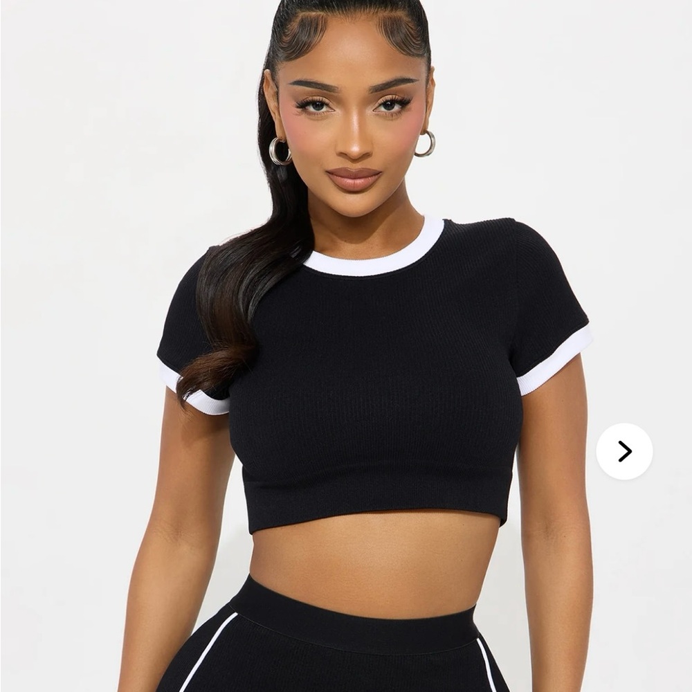 Fashion Nova Black and White Short Sleeve Crop Top